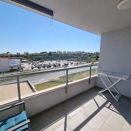 Apartment With Seaview + Private Garage Parking